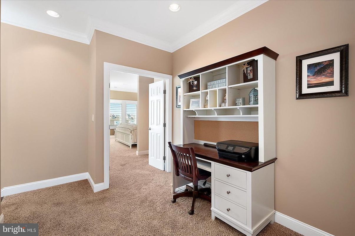 Home Office, Interior, Recessed Lighting, Water
