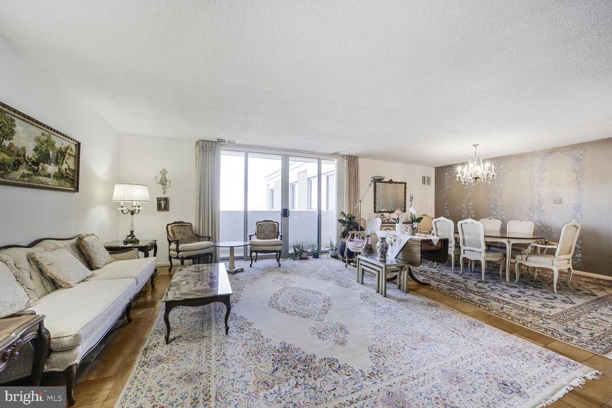 Chandelier, Dining room, Interior, Living room, Wood Texture Flooring