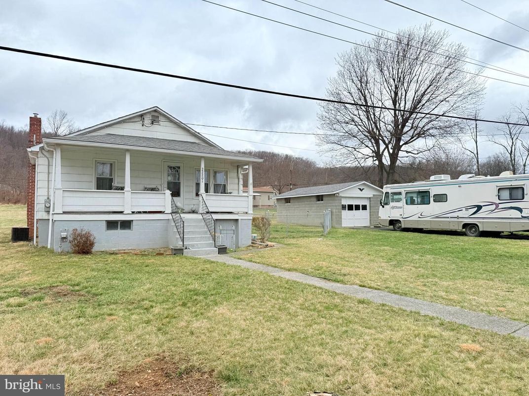 Backyard, Detached Garage, Exterior, Facade, Raised Ranch