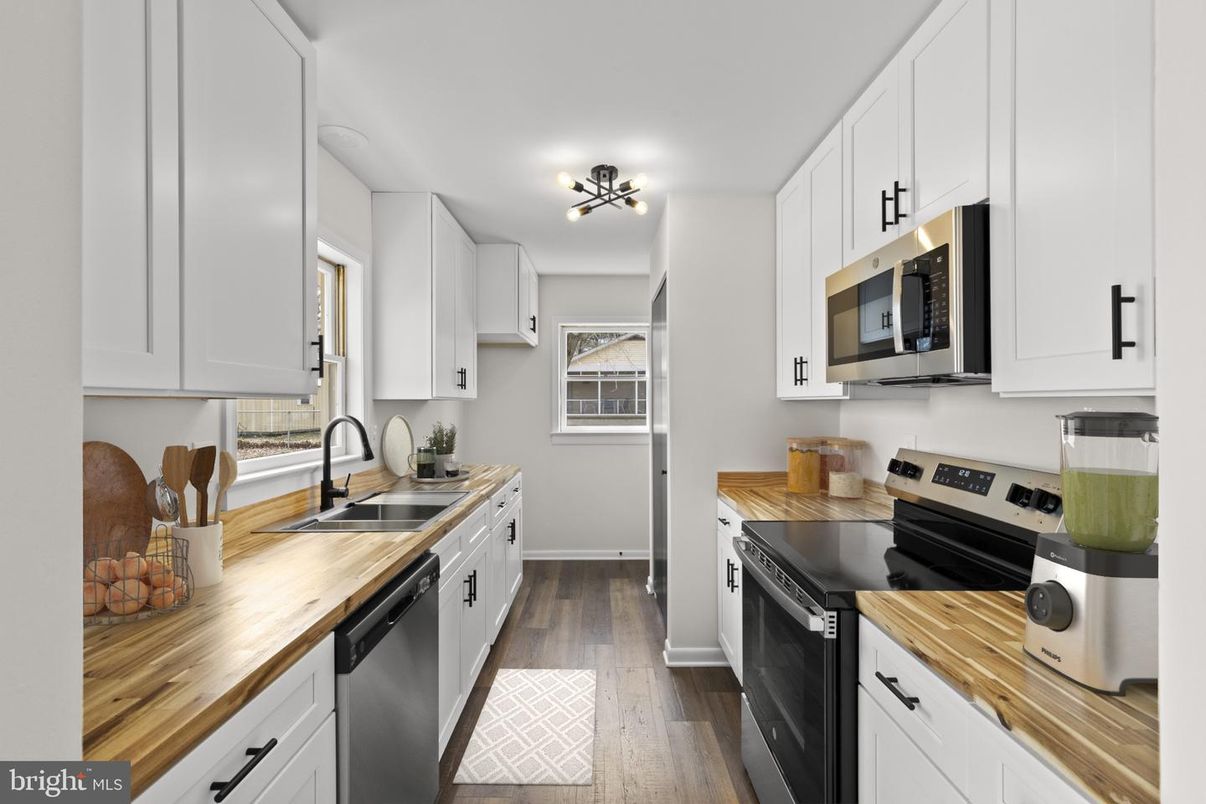 Interior, Kitchen, Stainless Steel Appliances, Wood Texture Flooring
