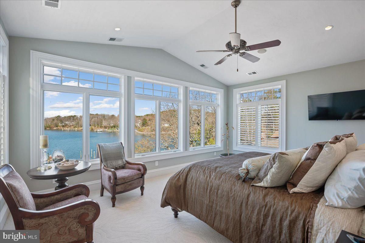 Bedroom, Interior, Recessed Lighting, Water