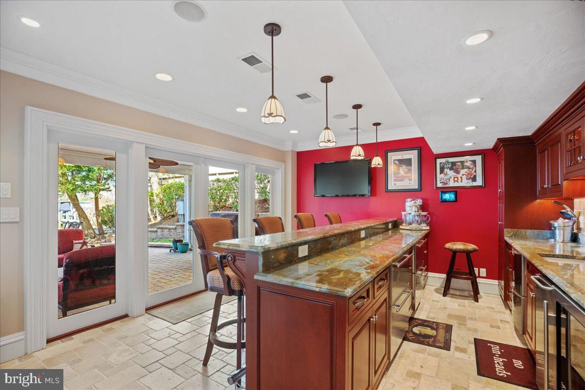 Dining room, Interior, Pendant Lights, Recessed Lighting