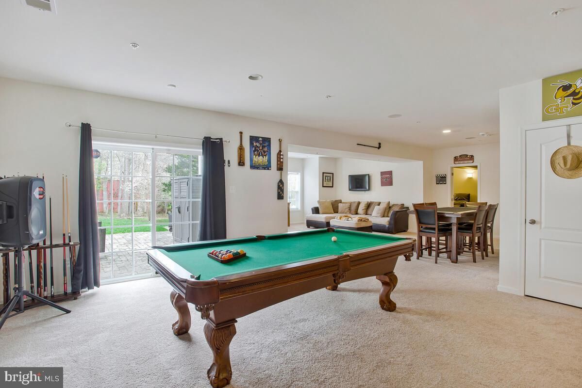Billiard Table, Dining room, Game Room, Interior, Recessed Lighting