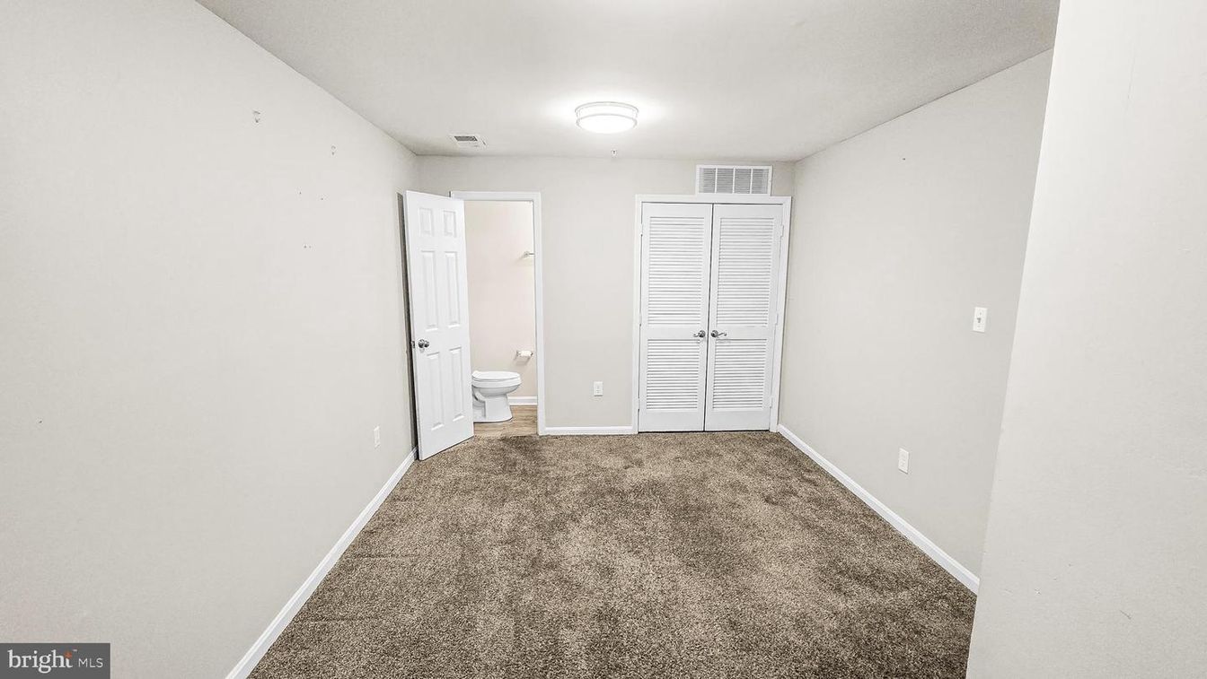Bathroom, Empty room, Interior