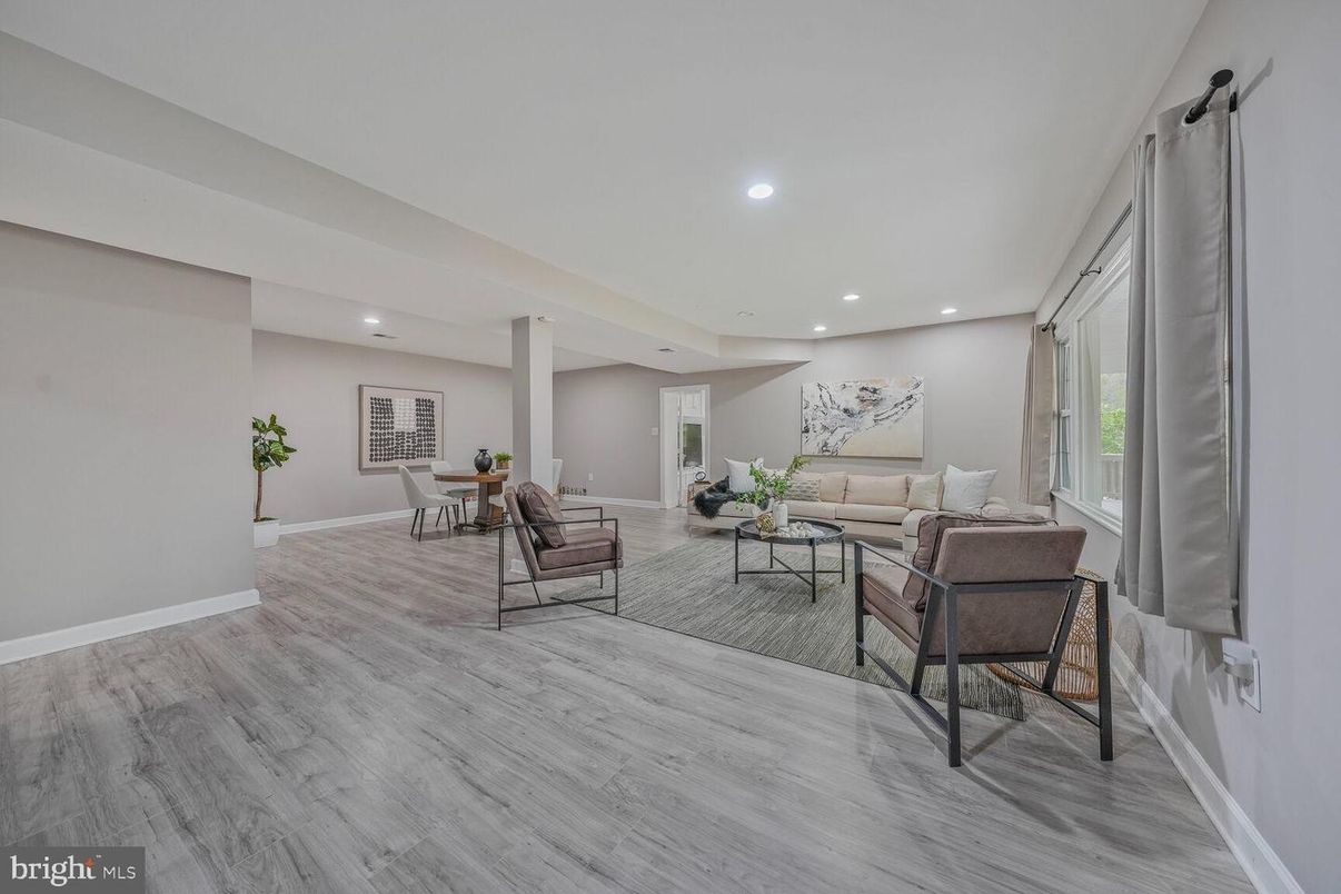 Dining room, Interior, Living room, Recessed Lighting, Wood Texture Flooring