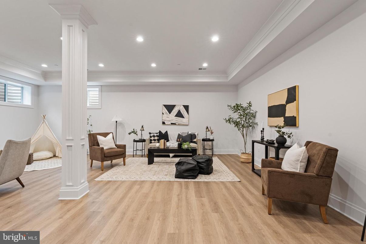 Interior, Living room, Recessed Lighting, Wood Texture Flooring