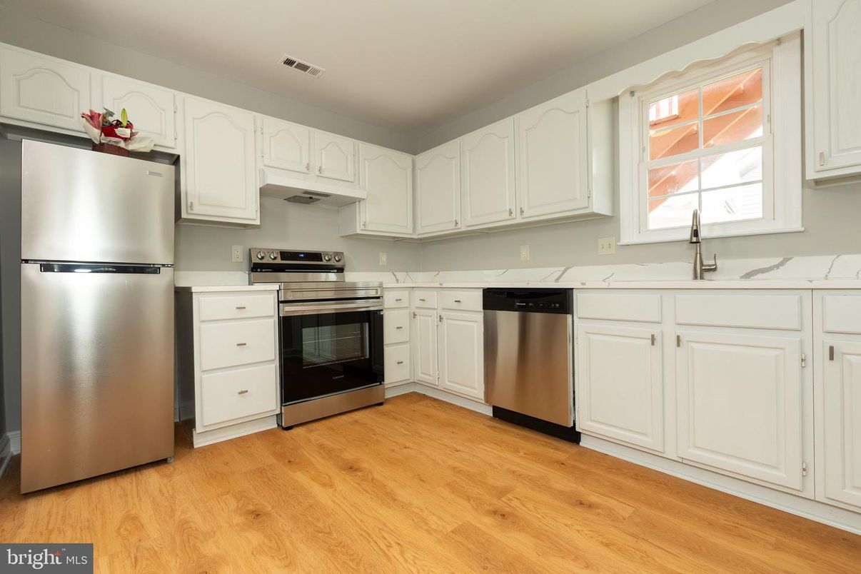Interior, Kitchen, Stainless Steel Appliances, Wood Texture Flooring