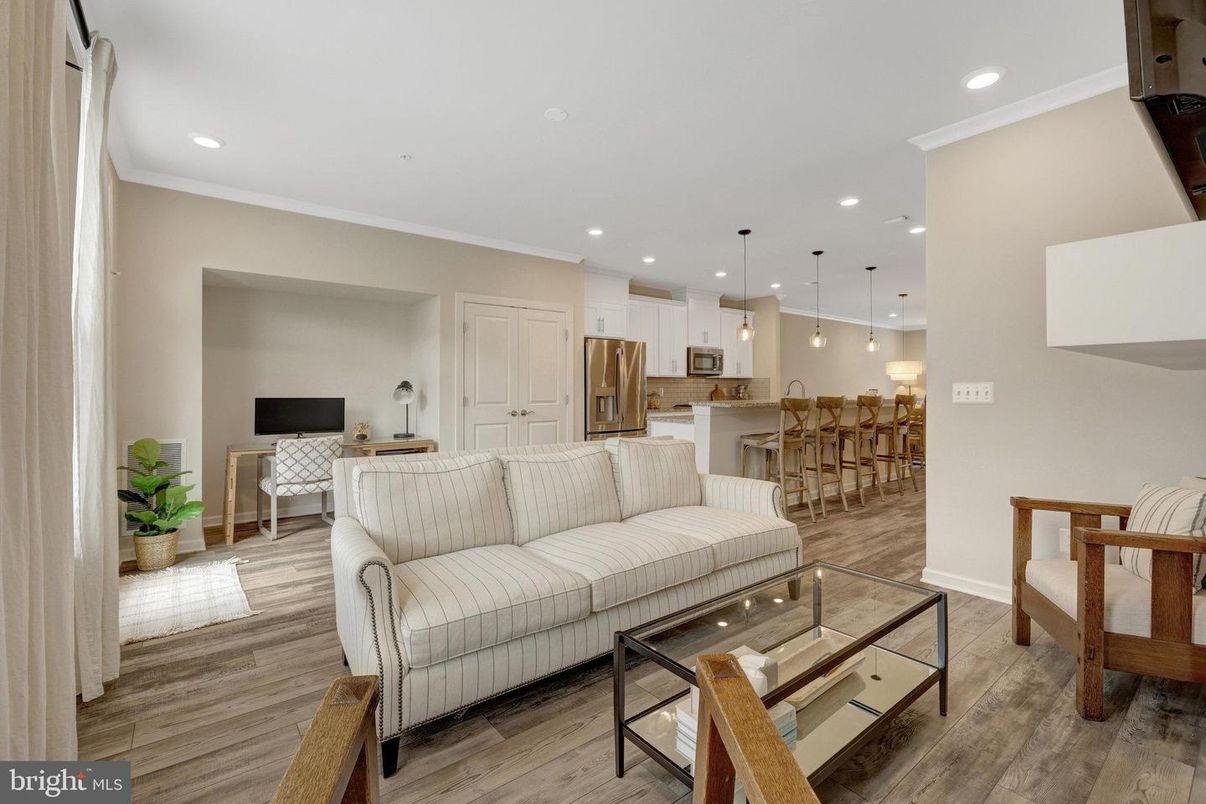 Interior, Kitchen, Living room, Pendant Lights, Recessed Lighting, Wood Texture Flooring
