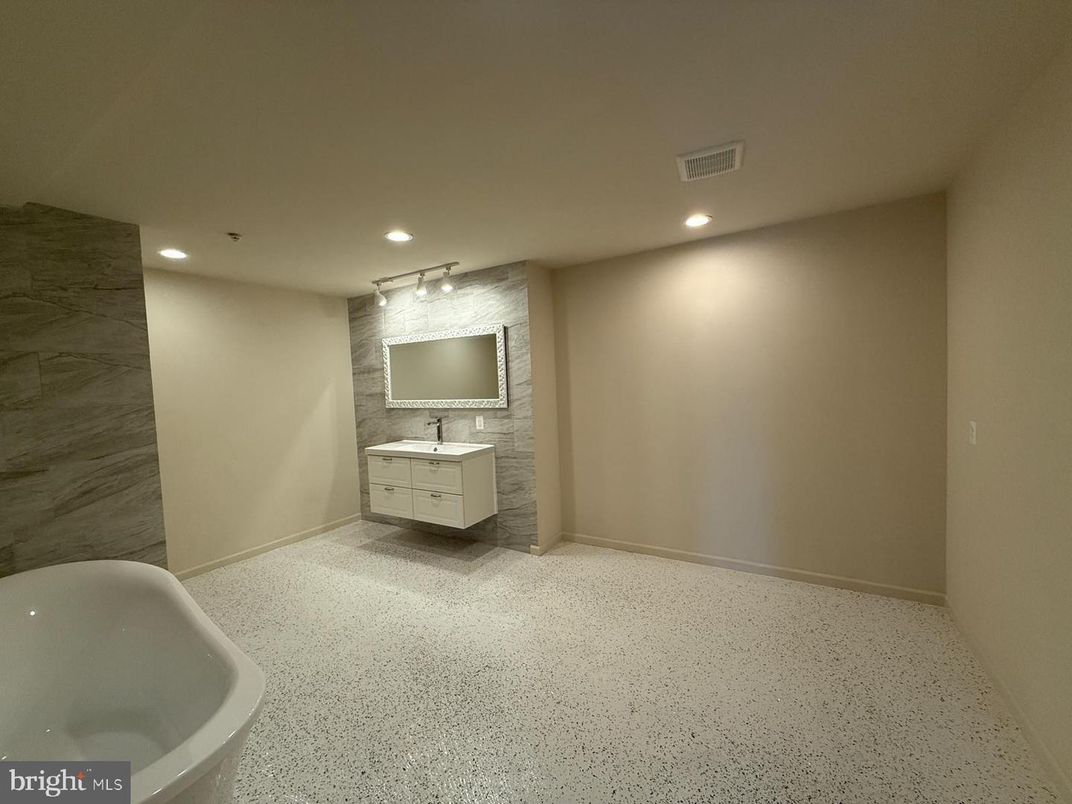 Bathroom, Free Standing Baths, Interior, Recessed Lighting