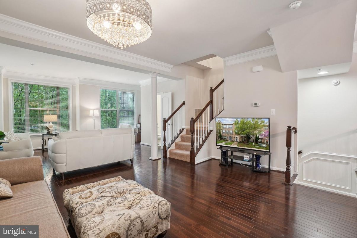 Chandelier, Interior, Living room, Recessed Lighting, Wood Texture Flooring