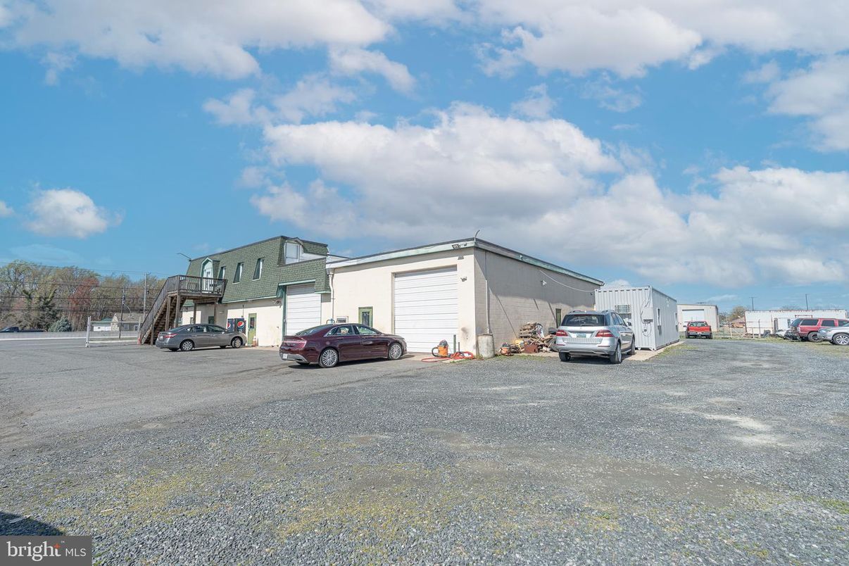 Detached Garage, Exterior