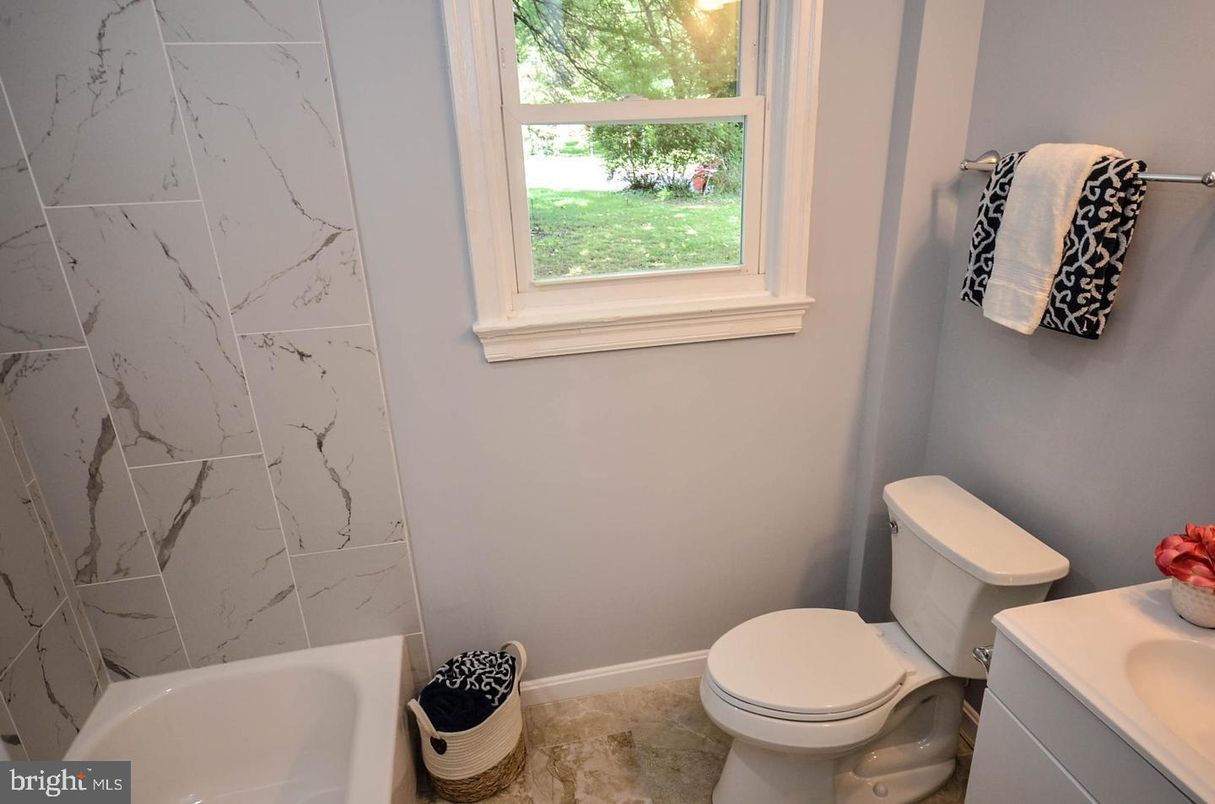Bathroom, Interior, Marble Walls