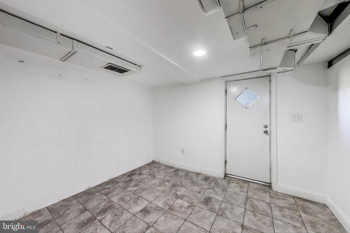 Garage, Interior, Recessed Lighting