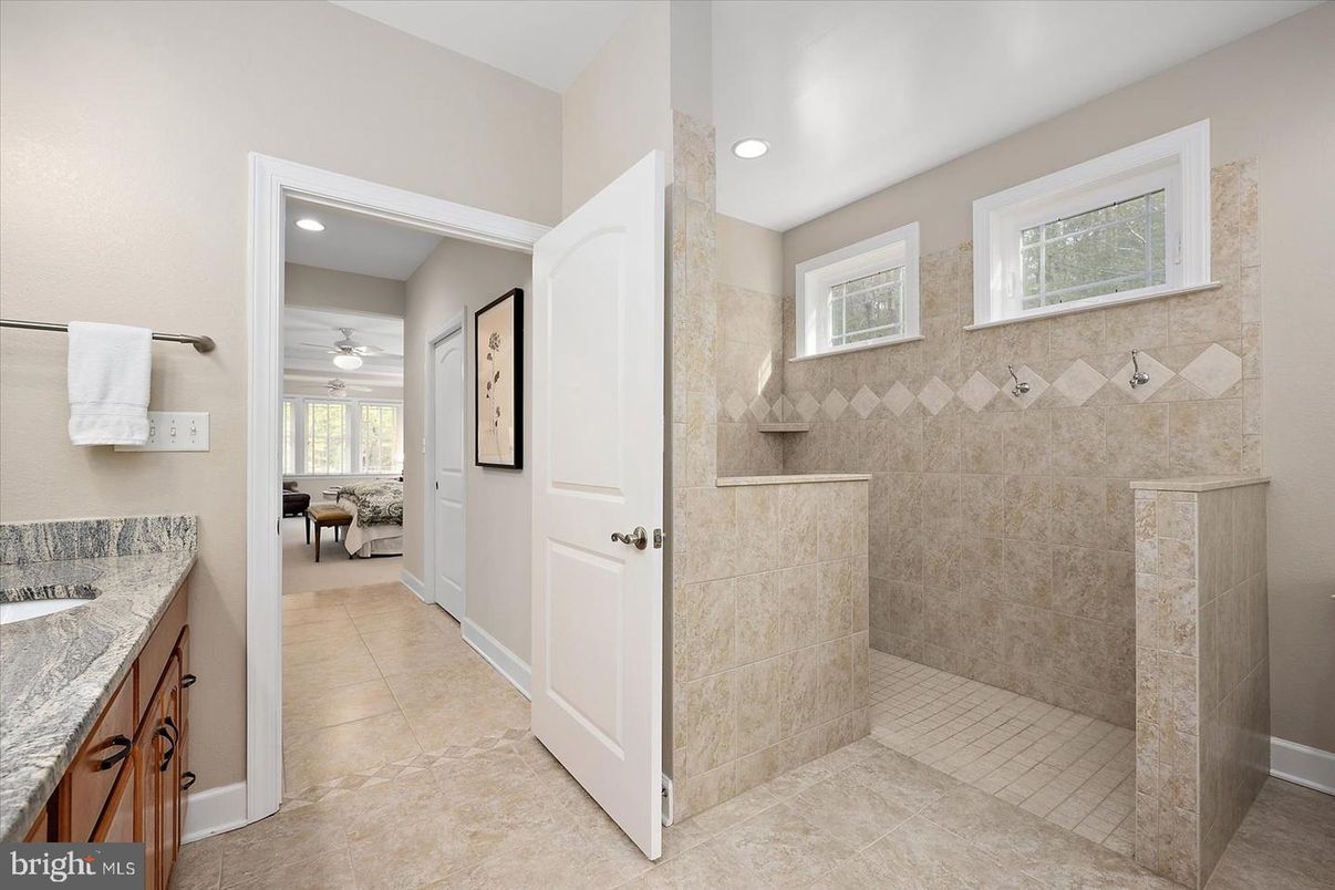 Bathroom, Interior, Recessed Lighting