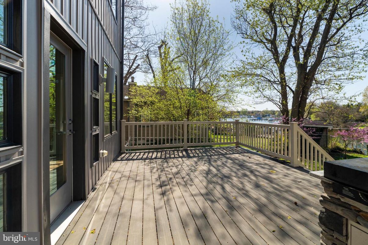 Exterior, Wood Texture Flooring