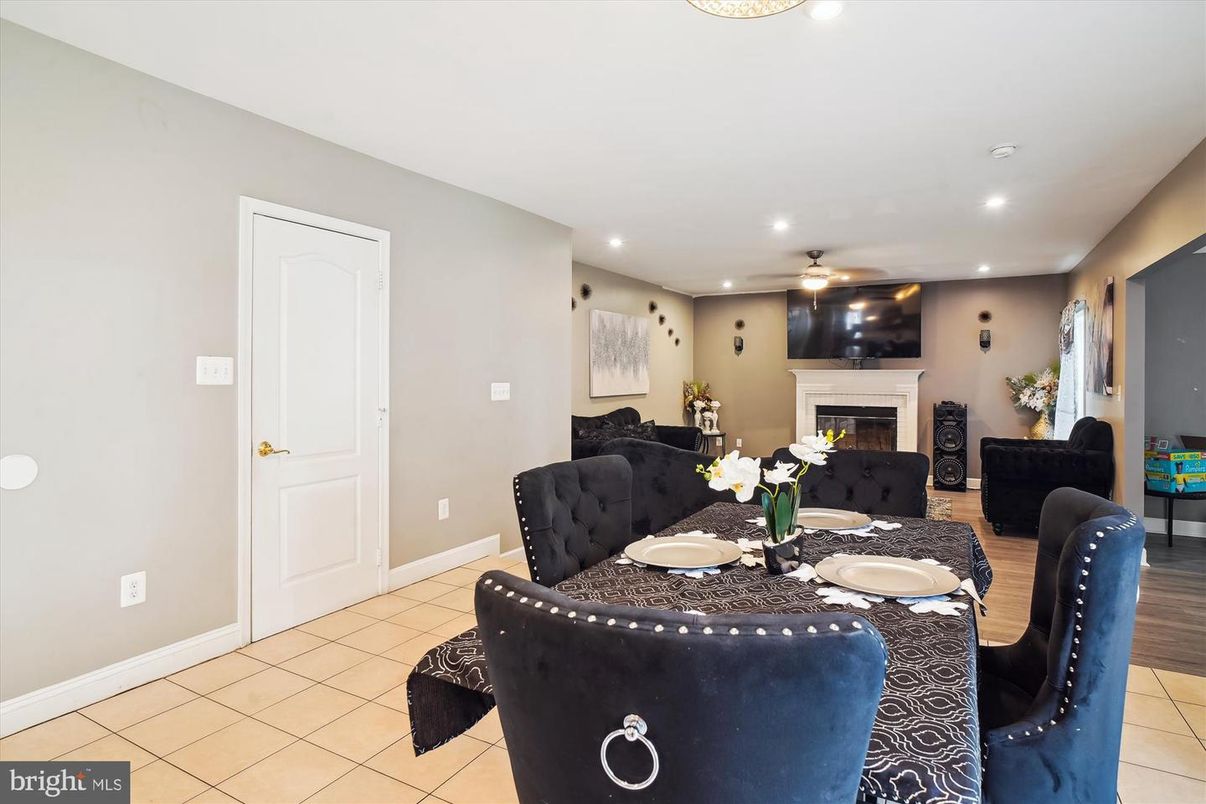 Dining room, Fireplace, Interior, Living room, Recessed Lighting