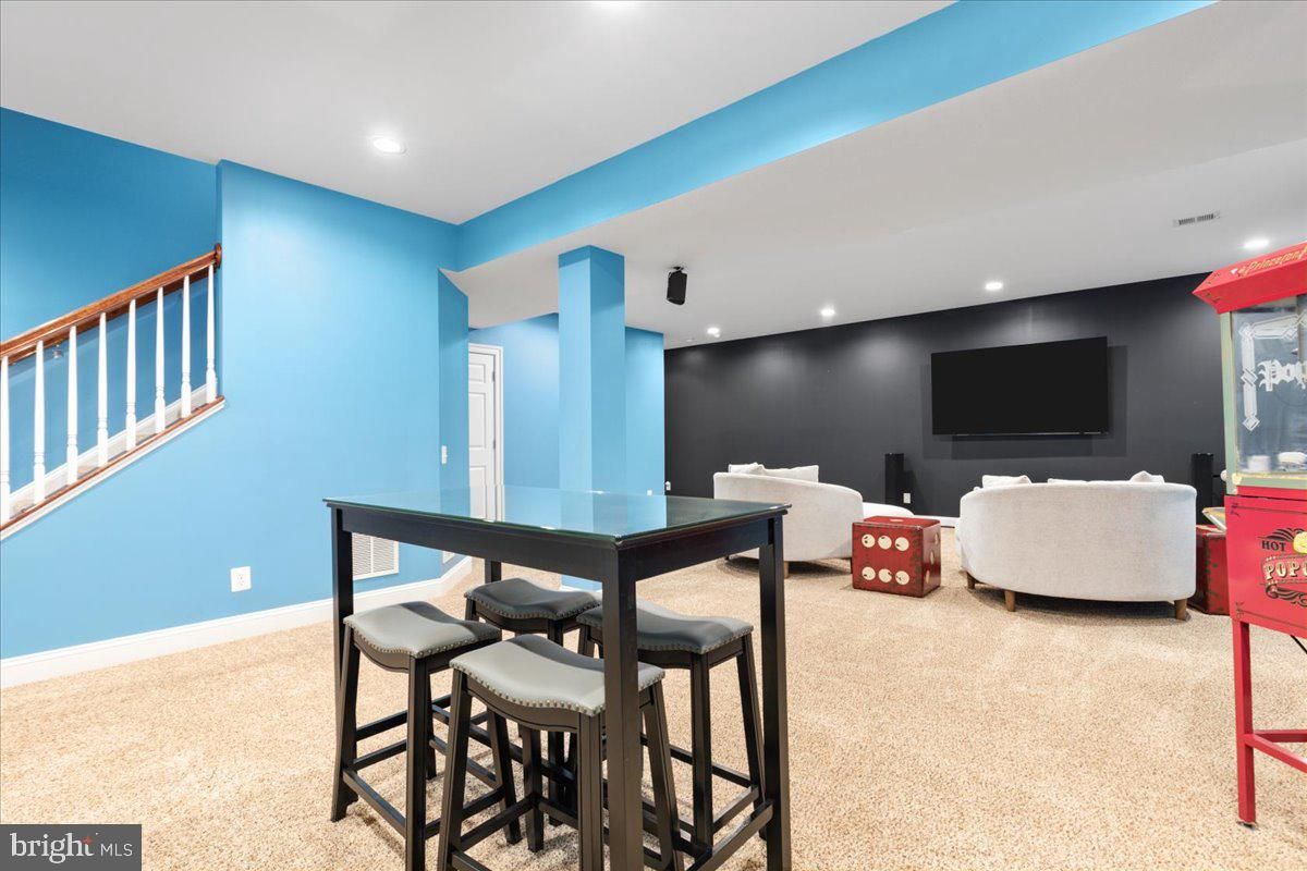 Dining room, Interior, Recessed Lighting