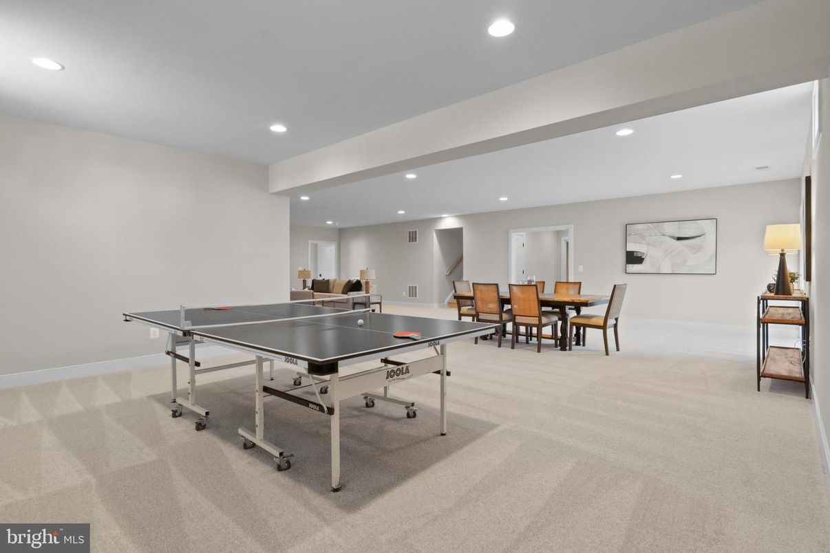 Game Room, Interior, Recessed Lighting
