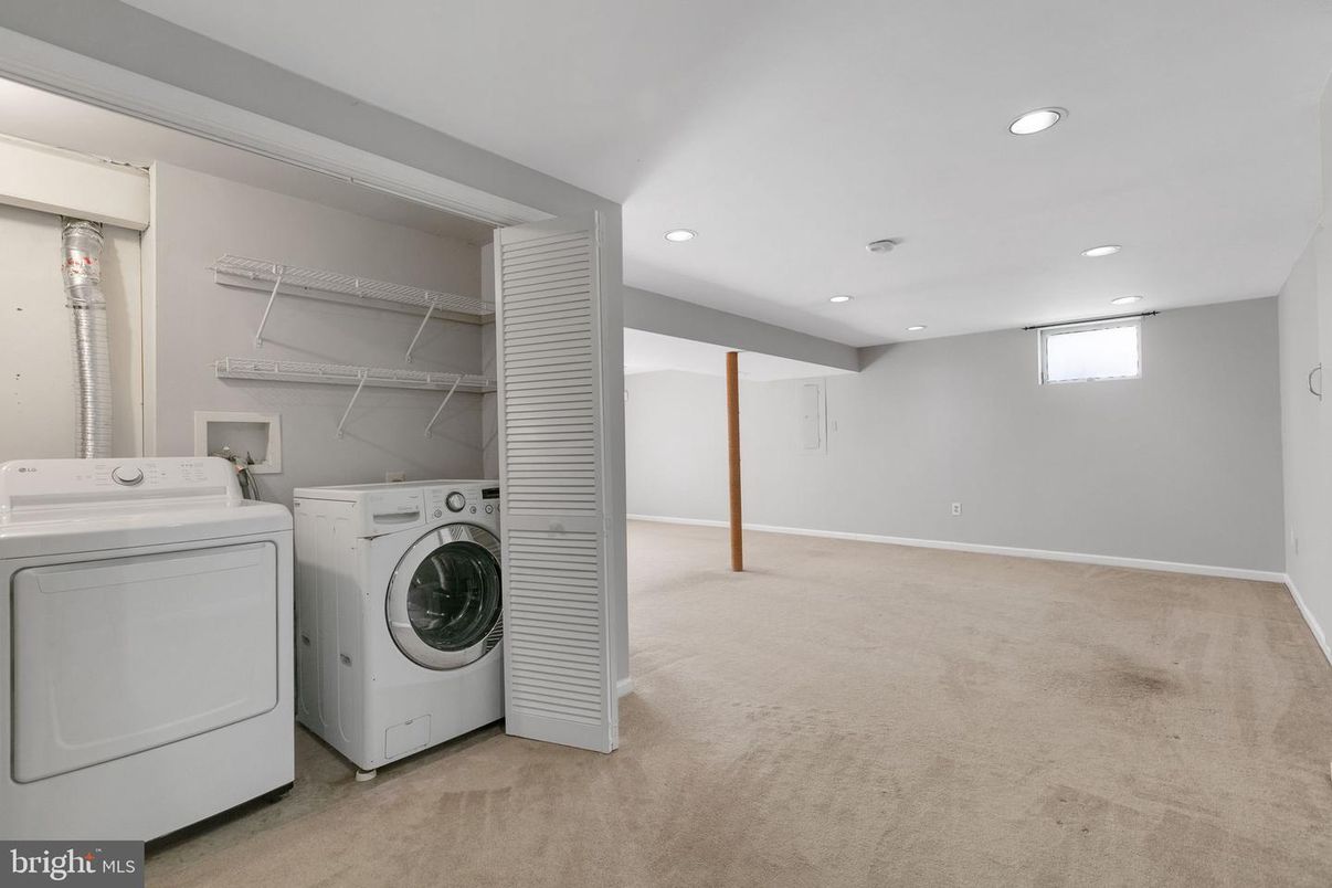 Interior, Recessed Lighting, Utility Closets, Washer