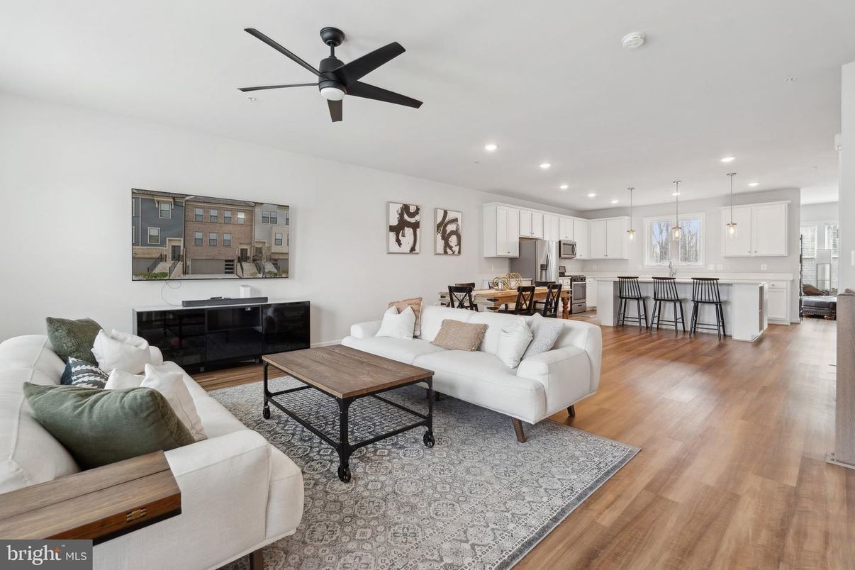 Dining room, Interior, Kitchen, Living room, Pendant Lights, Recessed Lighting, Wood Texture Flooring