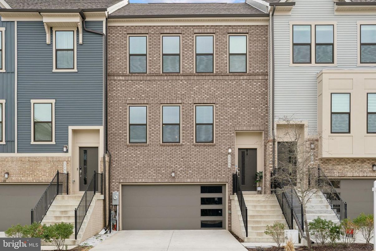 Attached, Exterior, Facade, Brick Facade, Rowhouse