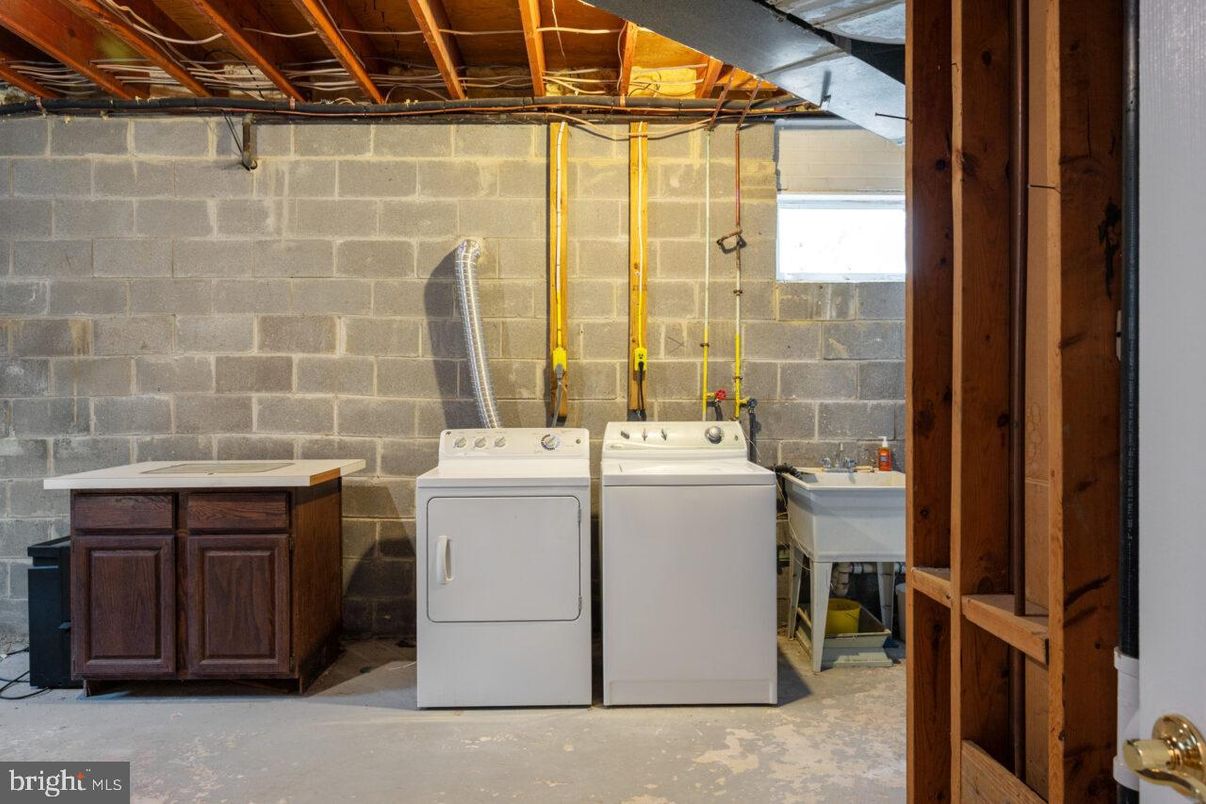 Interior, Stone Walls, Washer