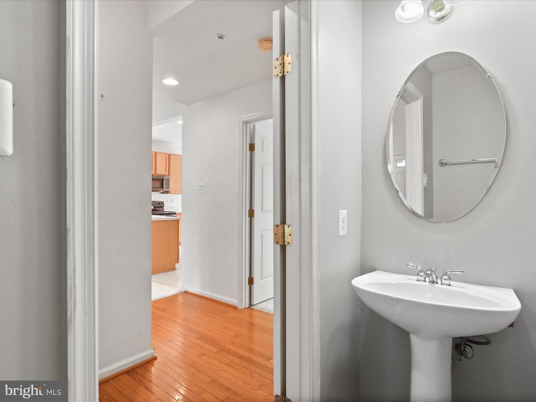 Bathroom, Interior, Recessed Lighting, Wood Texture Flooring