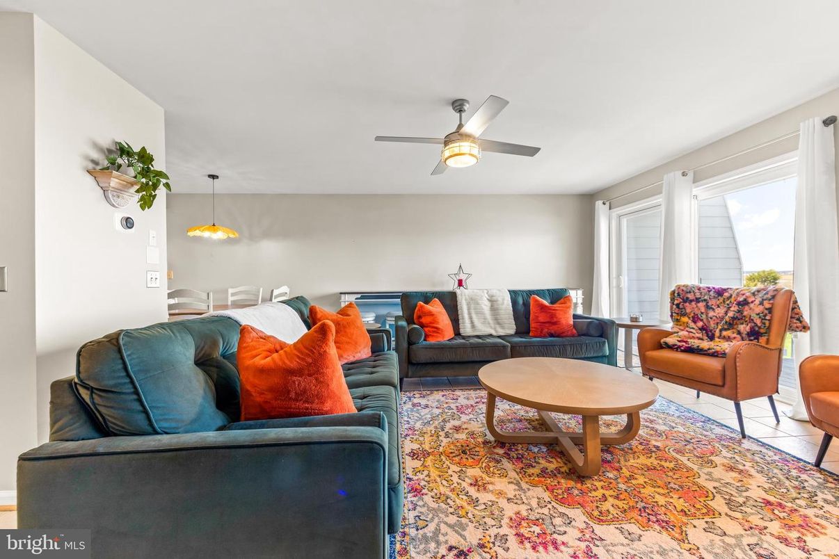 Interior, Living room, Pendant Lights