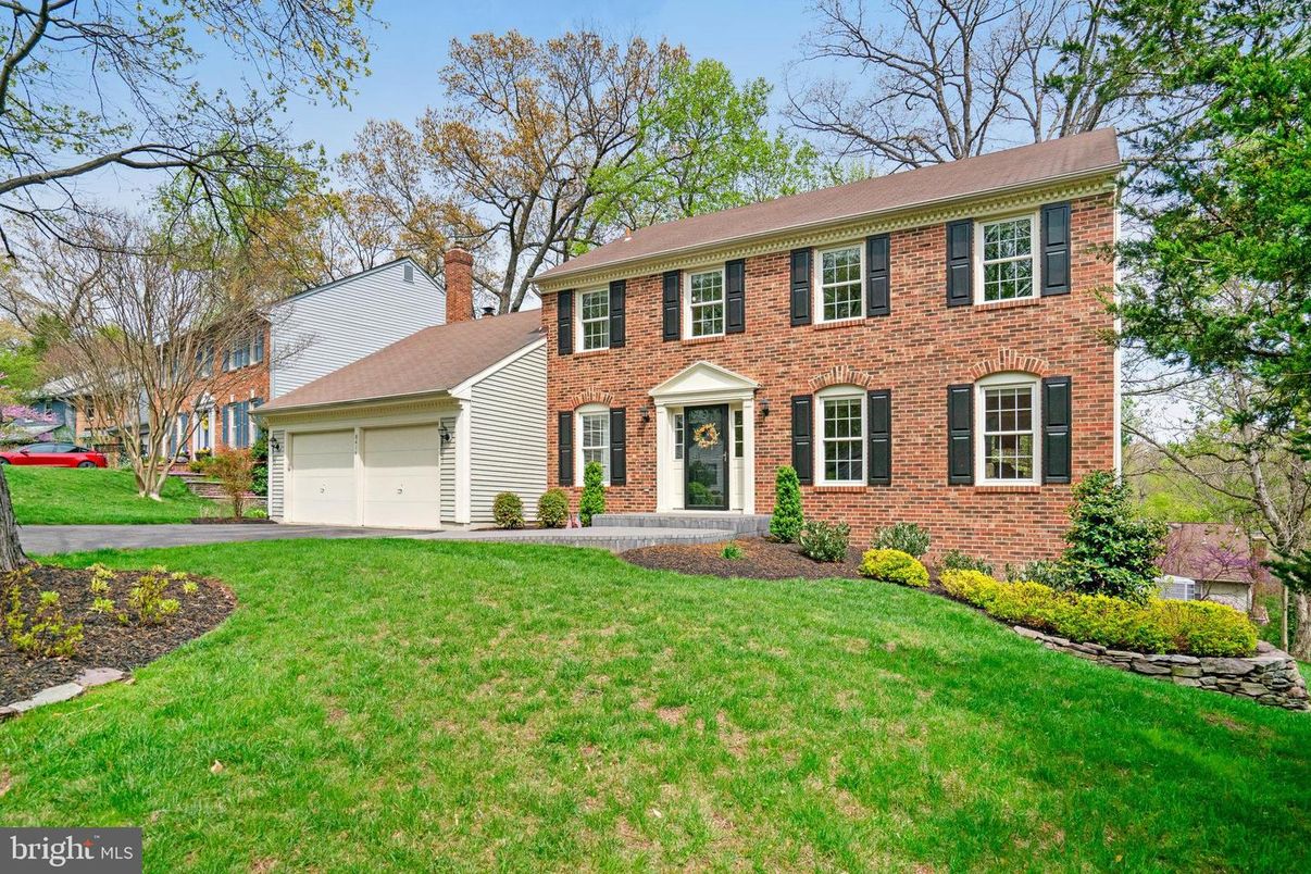 Detached Garage, Exterior, Facade, Brick Facade, Georgian