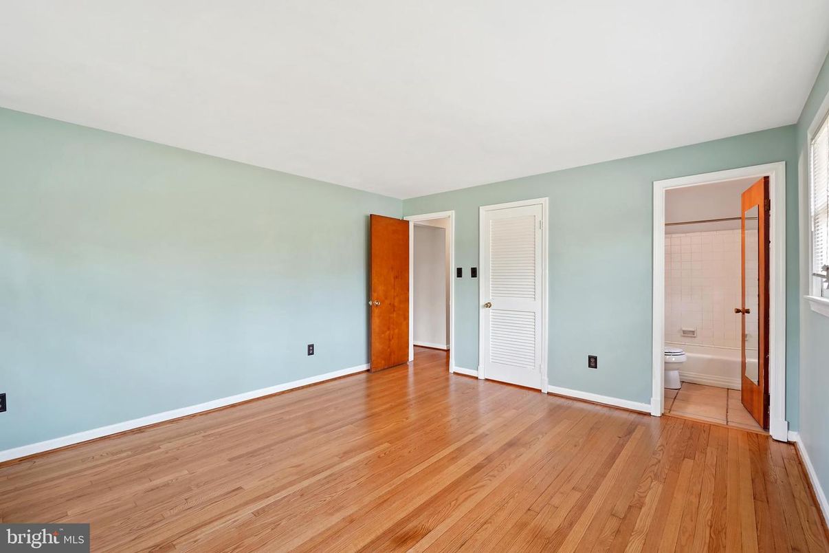 Bathroom, Empty room, Interior, Wood Texture Flooring