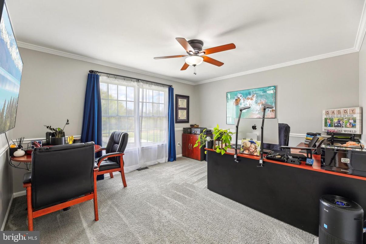 Home Office, Interior