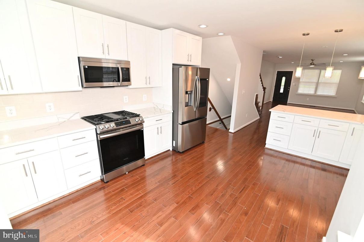 Interior, Kitchen, Pendant Lights, Recessed Lighting, Wood Texture Flooring
