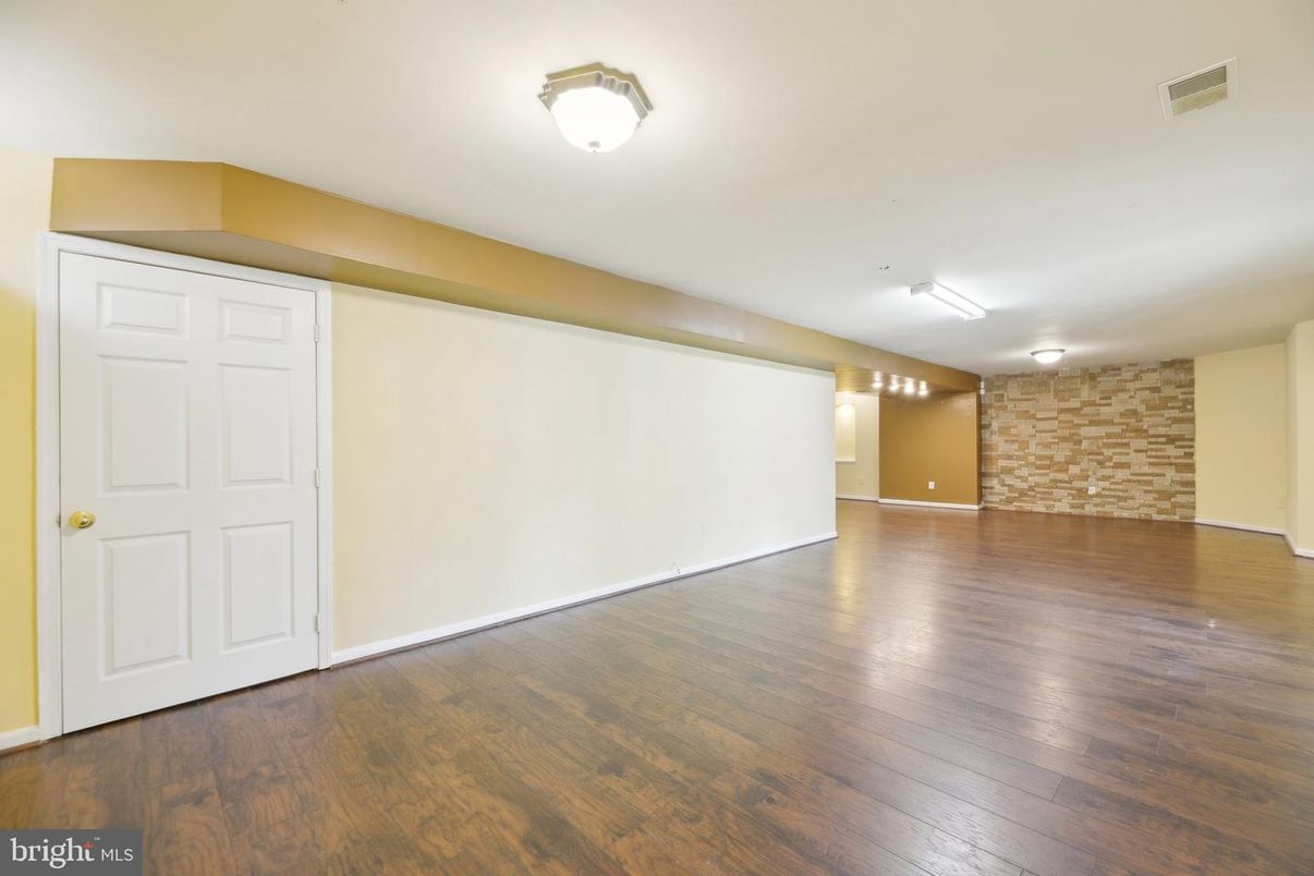Empty room, Interior, Stone Walls, Wood Texture Flooring