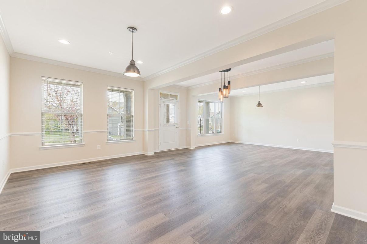 Empty room, Interior, Pendant Lights, Recessed Lighting, Wood Texture Flooring