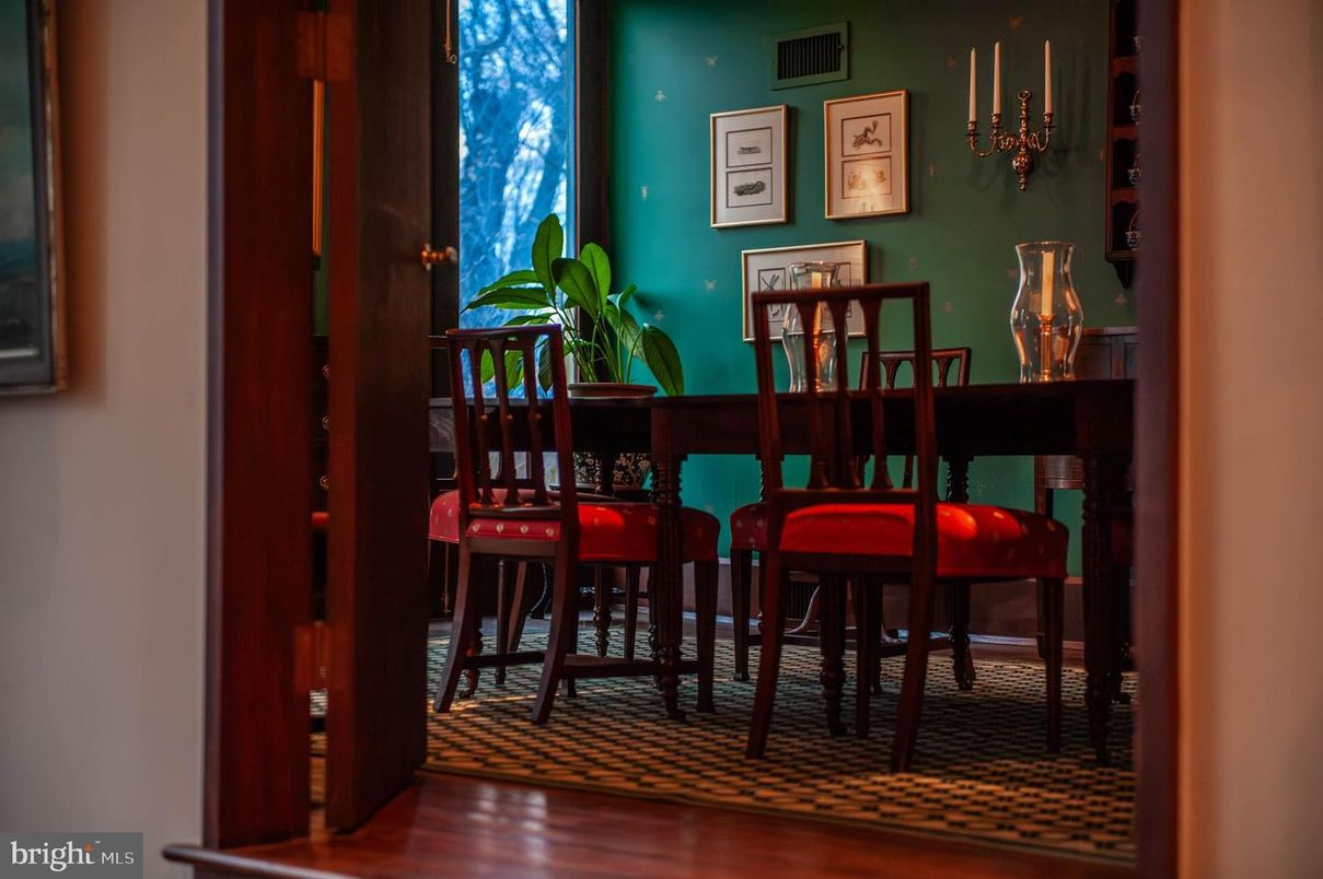 Dining room, Interior