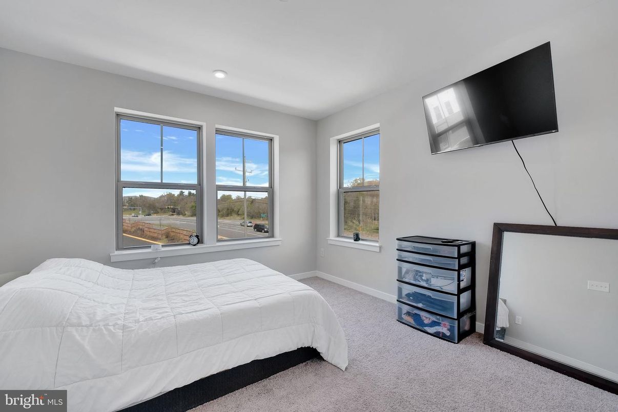 Bedroom, Interior, Recessed Lighting, Water
