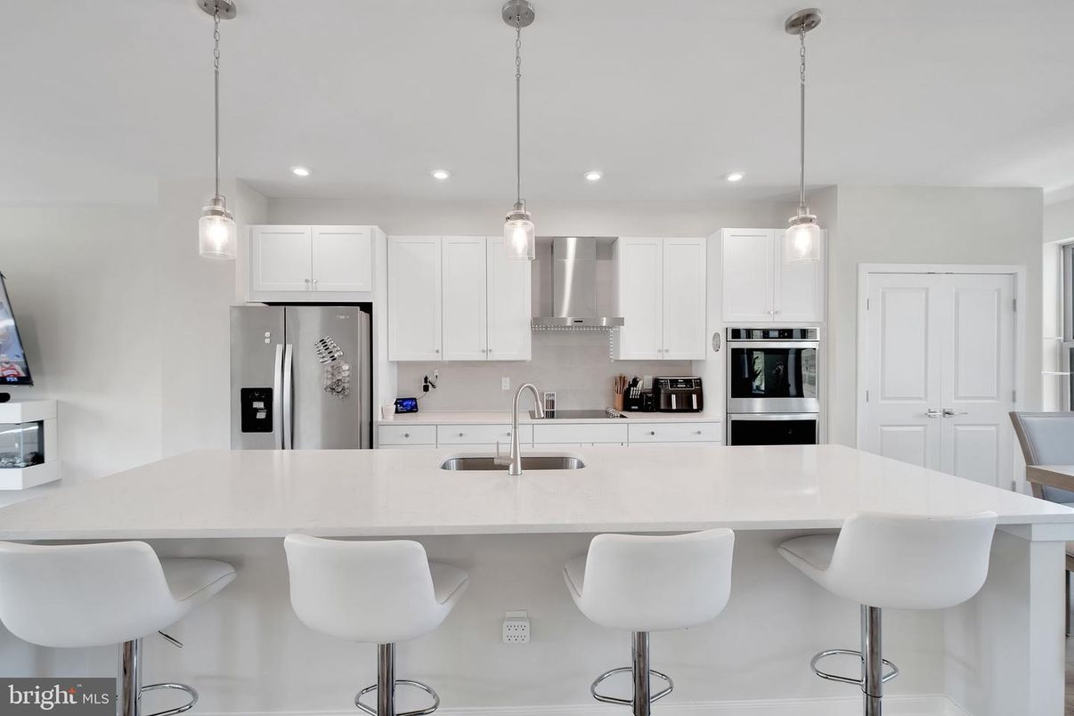 Interior, Kitchen, Pendant Lights, Recessed Lighting, Stainless Steel Appliances