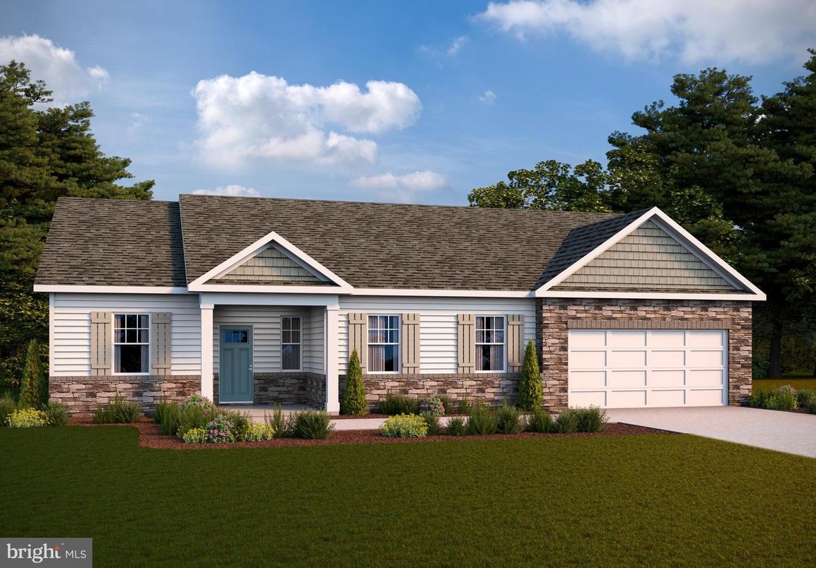 Attached, Exterior, Facade, Ranch