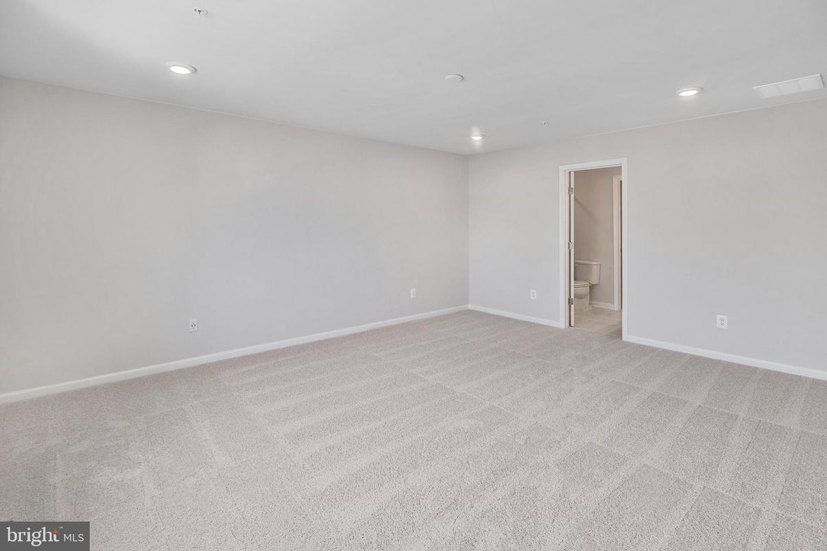 Empty room, Interior, Recessed Lighting