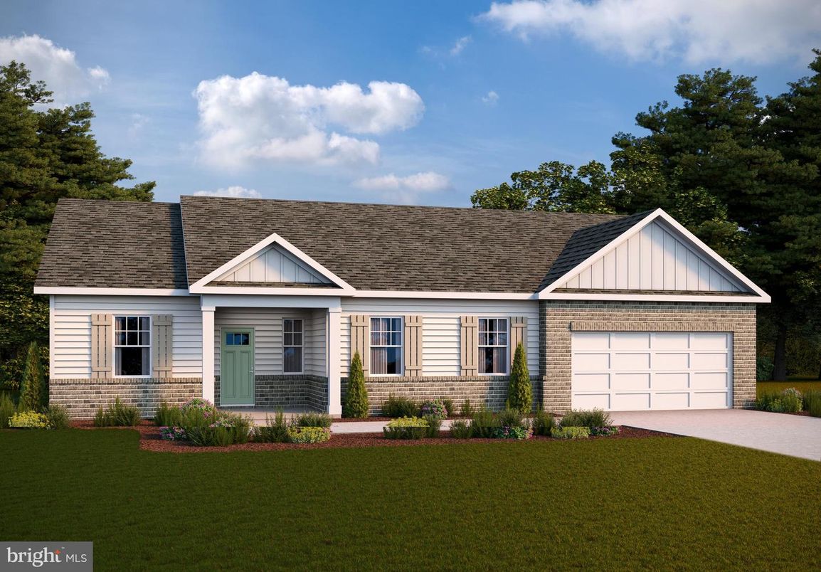 Attached, Exterior, Facade, Ranch