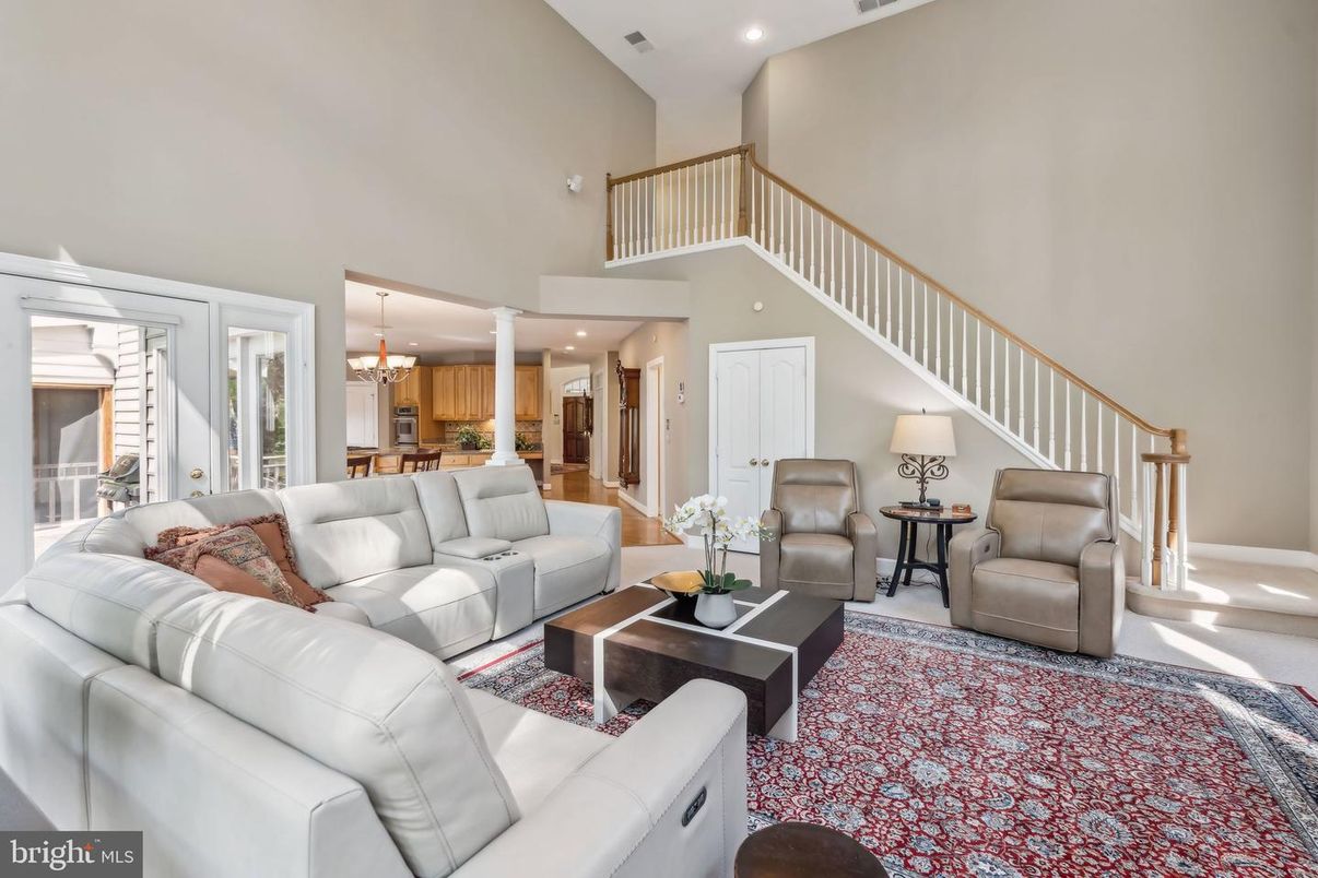 Chandelier, Dining room, Interior, Living room, Recessed Lighting