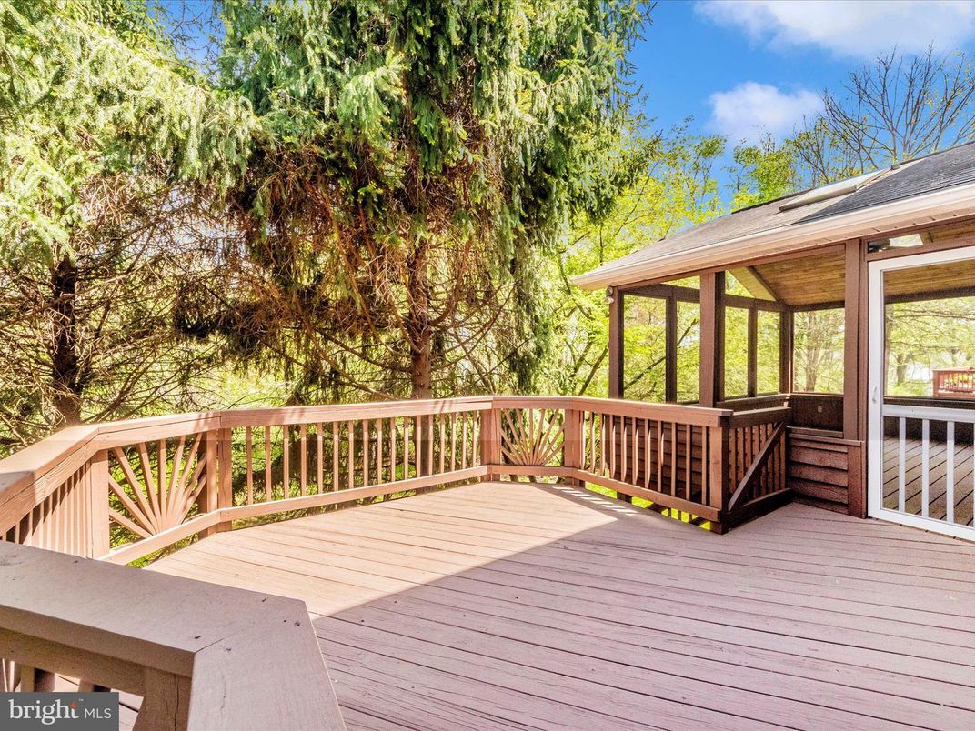 Exterior, Wood Texture Flooring