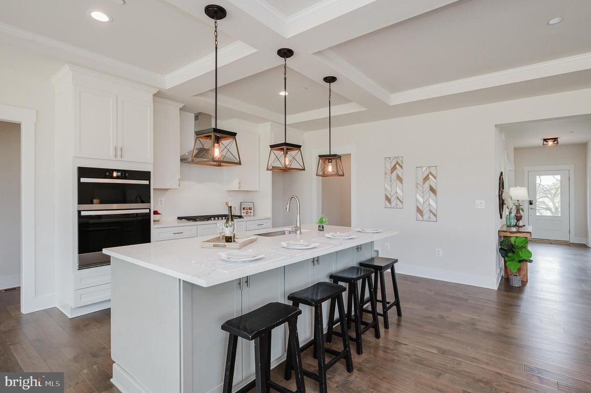 Interior, Kitchen, Pendant Lights, Recessed Lighting, Wood Texture Flooring
