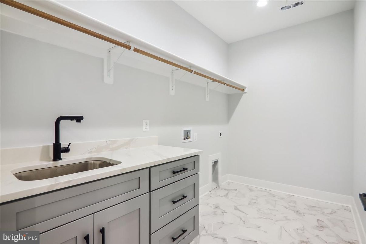 Bathroom, Dual Sink Vanities, Interior, Marble, Recessed Lighting