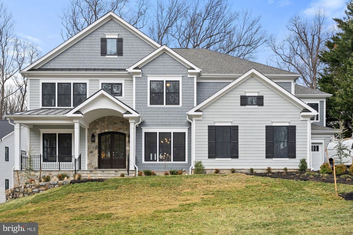 Exterior, Facade, Farmhouse