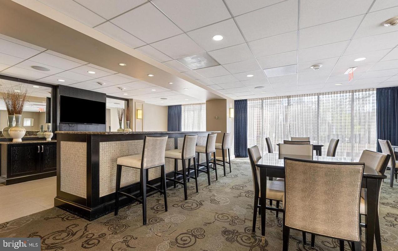 Dining room, Interior, Recessed Lighting