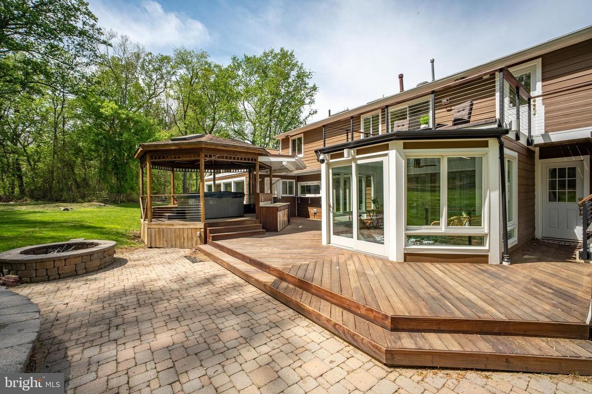 Backyard, Exterior, Hot Tub