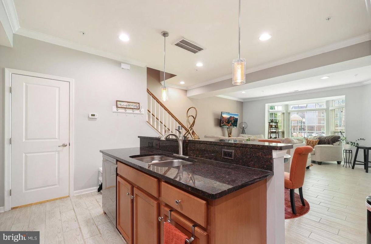 Dining room, Interior, Living room, Pendant Lights, Recessed Lighting, Wood Texture Flooring