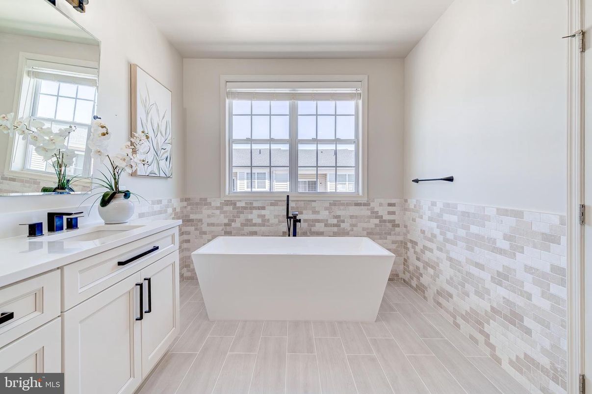 Bathroom, Free Standing Baths, Interior