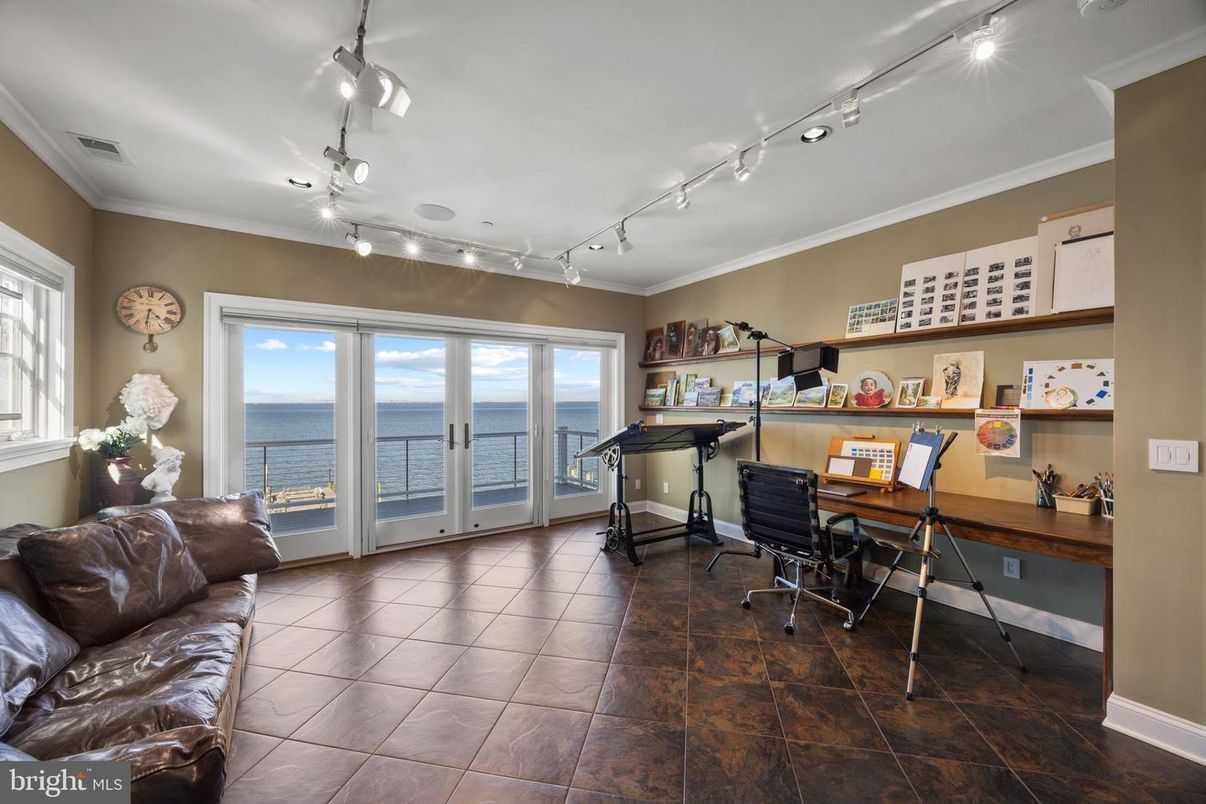 Home Office, Interior, Water